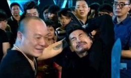 香港老头爆料新闻视频大全,揭秘新闻视频背后的真相与内幕